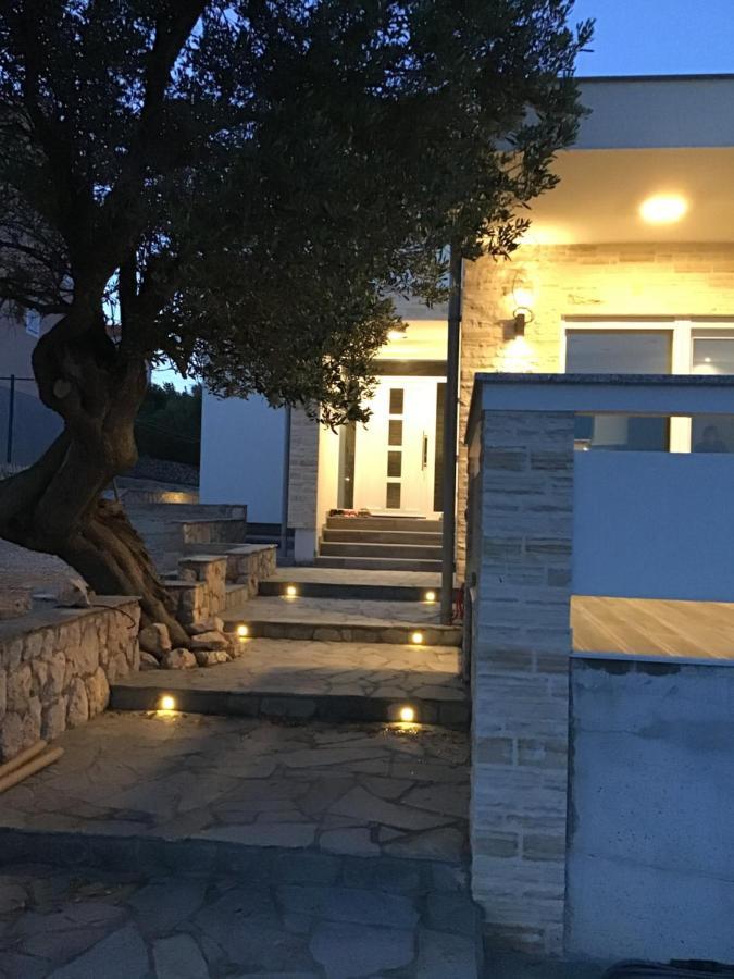 Moderner Bungalow Mit Meerblick Лун Экстерьер фото