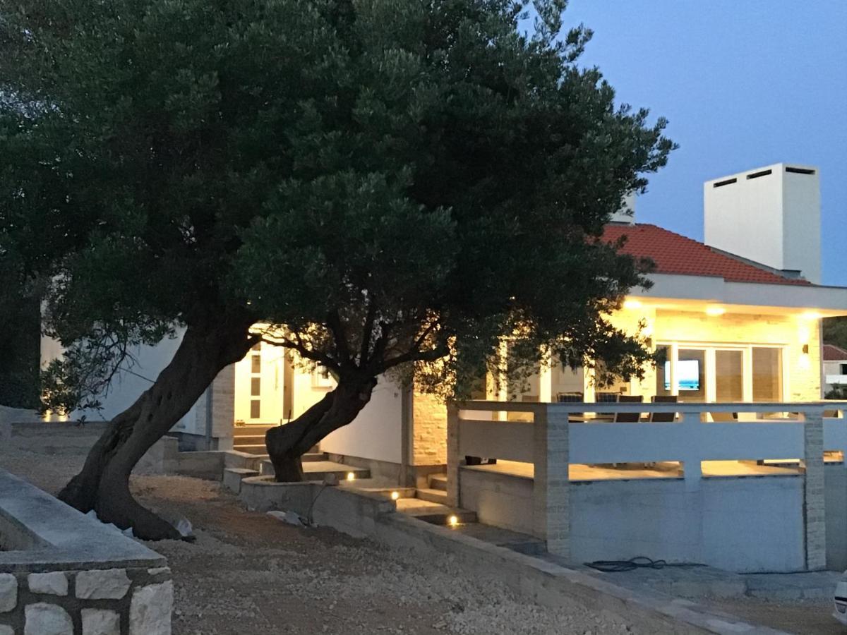 Moderner Bungalow Mit Meerblick Лун Экстерьер фото