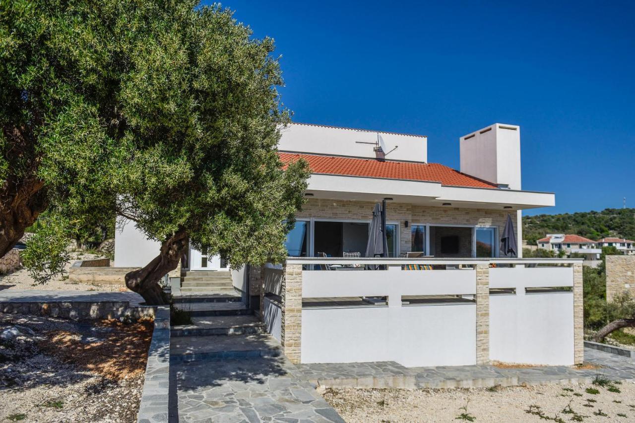 Moderner Bungalow Mit Meerblick Лун Экстерьер фото