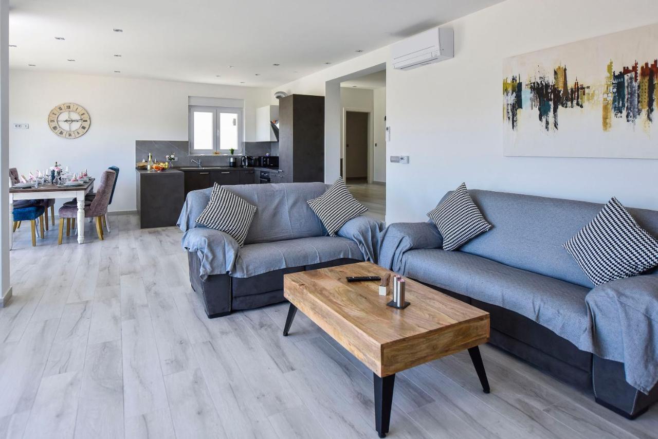 Moderner Bungalow Mit Meerblick Лун Экстерьер фото