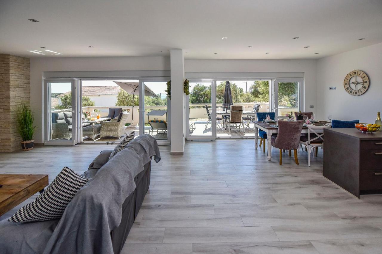 Moderner Bungalow Mit Meerblick Лун Экстерьер фото